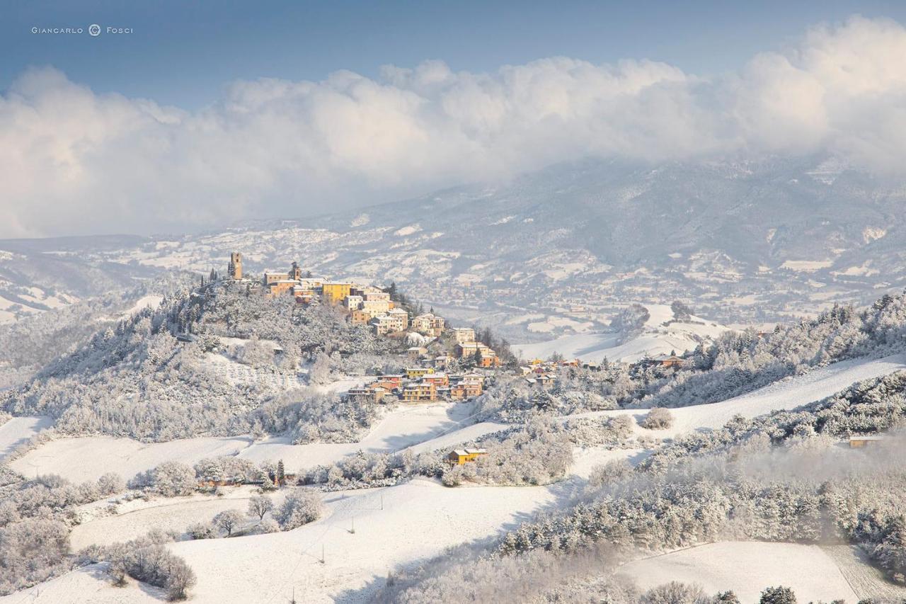 Apartamento La Vedetta Del Montefeltro Peglio Exterior foto